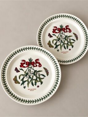 Portmeirion Botanic Garden Mistletoe Dinner Plates Set of 2 Discontinued